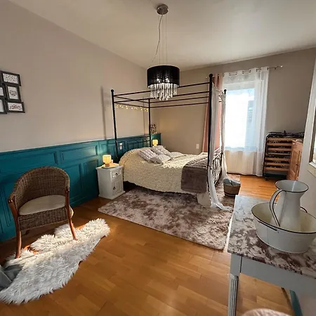 Hébergement de vacances Maison de charme-3 suites-terrasse jardin 6 Adu- 2 Enf- CLIMATISÉE